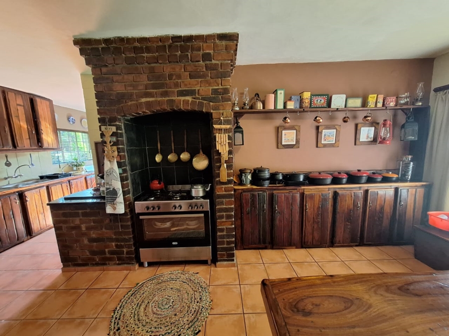 6 Bedroom Property for Sale in Olifantsnek North West